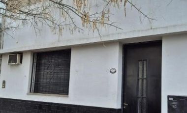 Casa en venta - 3 Dormitorios 1 Baño - Morón