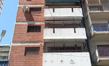 DEPTO 3AMB AMPLIO-LUMINOSO-C/COCH-EXCELENTE UBICACION ACCESO-PUENTE PUEYRREDON