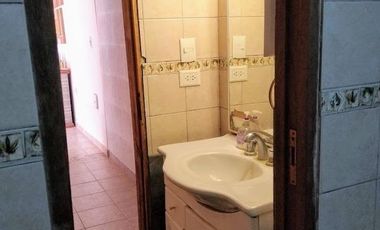 Casa en venta - 3 Dormitorios 2 Baños - Cochera - 450Mts2 - RInguelet