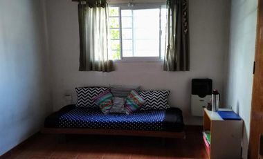 Casa en venta - 3 Dormitorios 2 Baños - Cochera - 450Mts2 - RInguelet