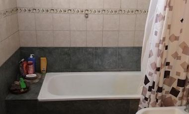 Casa en venta - 3 Dormitorios 2 Baños - Cochera - 450Mts2 - RInguelet