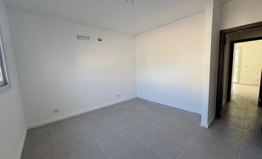 Departamento de 3 ambientes en venta en planta baja, Chic Village, La Lonja, Pilar.