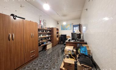 Venta casa 5 ambientes con cochera y quincho en Wilde