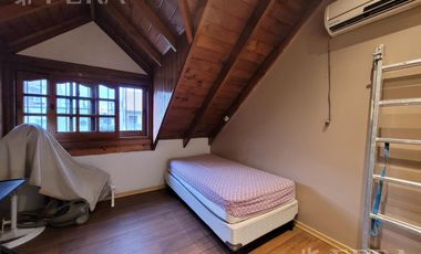 Venta casa 5 ambientes con cochera y quincho en Wilde