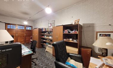 Venta casa 5 ambientes con cochera y quincho en Wilde