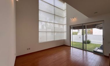 Casa en renta en Puerta del Bosque