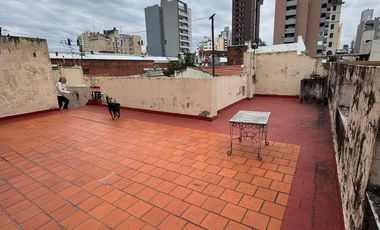 Casa interna en venta en pleno centro.