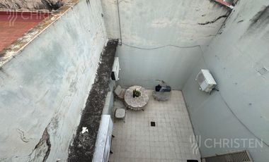 Casa interna en venta en pleno centro.