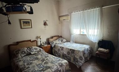 Casa interna en venta en pleno centro.