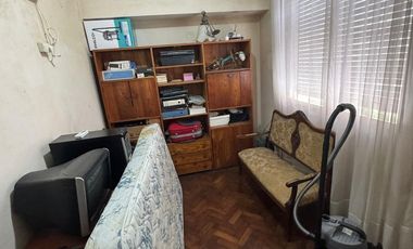 Casa interna en venta en pleno centro.