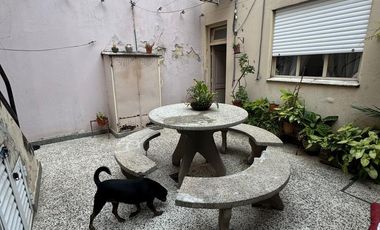 Casa interna en venta en pleno centro.