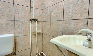 CASA TIPO PH AL FRENTE UN DORMITORIO, COCINA CON ENTREPISO, GARAGE Y DOS BAÑOS