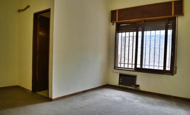 VENTA - Galpón con Casa 2 Dormitorios y Cochera - Zona Sur-Rosario