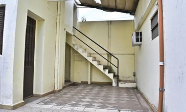 VENTA - Galpón con Casa 2 Dormitorios y Cochera - Zona Sur-Rosario