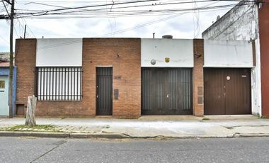 VENTA - Galpón con Casa 2 Dormitorios y Cochera - Zona Sur-Rosario