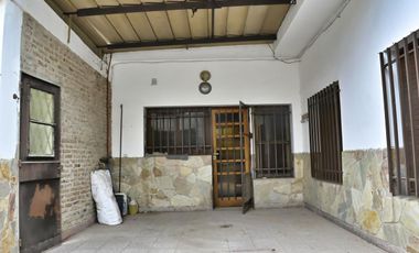 VENTA - Galpón con Casa 2 Dormitorios y Cochera - Zona Sur-Rosario