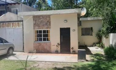 Casa en venta - 4 Dormitorios 2 Baños - Cochera - 400Mts2 - Las Toninas