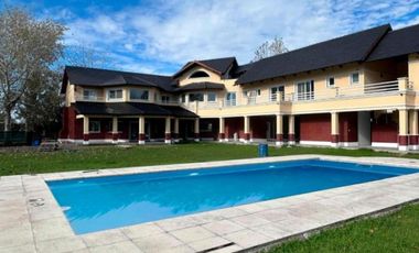 Casa en venta - 6 Dormitorios 8 Baños - San Vicente