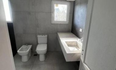 Casa en venta - 6 Dormitorios 8 Baños - San Vicente