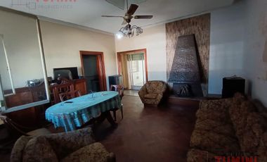 Venta, Casa 4 ambientes a refaccionar sobre lote propio de 8.66x24, Mataderos