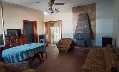 Venta, Casa 4 ambientes a refaccionar sobre lote propio de 8.66x24, Mataderos