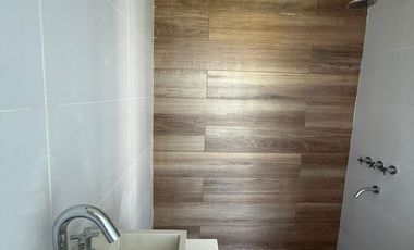 Casa en venta al lago cuatro dormitorios