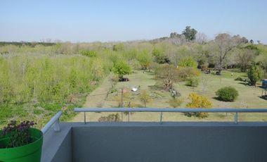 Departamento en venta - 3 Dormitorios 2 Baños - 80Mts2 - Castelar