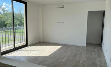 Casa en venta - 4 Dormitorios 4 Baños - Moreno