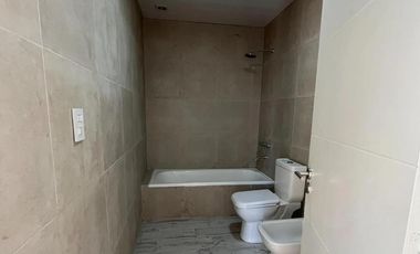 Casa en venta - 4 Dormitorios 4 Baños - Moreno