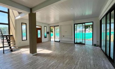 Casa en venta - 4 Dormitorios 4 Baños - Moreno