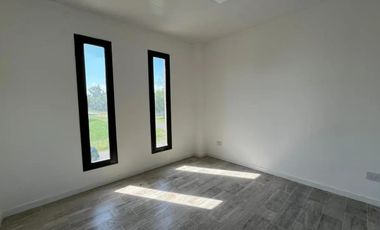 Casa en venta - 4 Dormitorios 4 Baños - Moreno