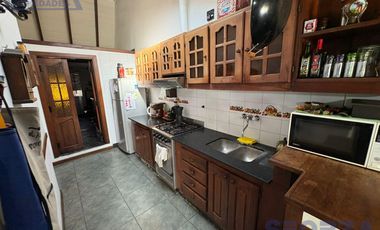 Casa 4 ambientes en barrio Balzaretti en centro San Miguel con pileta quincha cochera