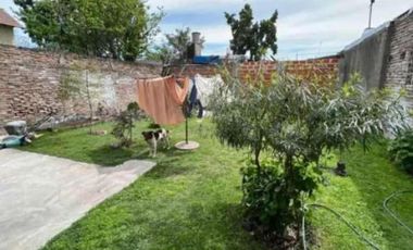 Casa en venta - 2 Dormitorios 1 Baño - 63Mts2 - Burzaco