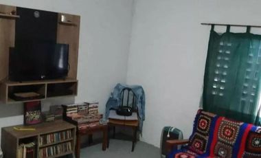 Casa en venta - 2 Dormitorios 1 Baño - 63Mts2 - Burzaco