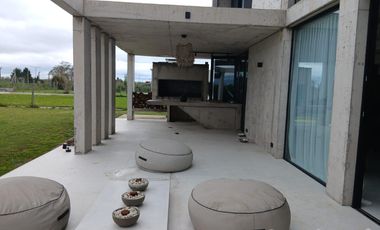 CASA VENTA  BARRIO SAN SEBASTIÁN AREA 8