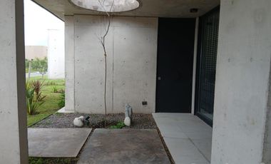 CASA VENTA  BARRIO SAN SEBASTIÁN AREA 8