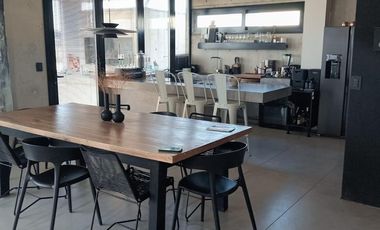 CASA VENTA  BARRIO SAN SEBASTIÁN AREA 8