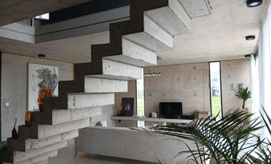 CASA VENTA  BARRIO SAN SEBASTIÁN AREA 8