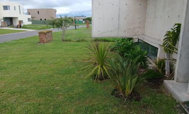 CASA VENTA  BARRIO SAN SEBASTIÁN AREA 8