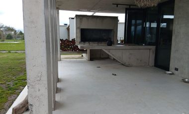 CASA VENTA  BARRIO SAN SEBASTIÁN AREA 8