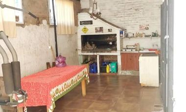 Casas en venta - 2 Dormitorios 2 Baños - 300Mts2 - Morón