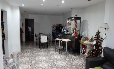 PH en venta - 3 Dormitorios 1 Baño - 243Mts2 - Sarandí