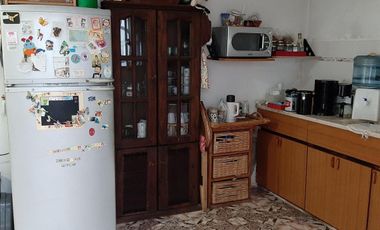 PH en venta - 3 Dormitorios 1 Baño - 243Mts2 - Sarandí