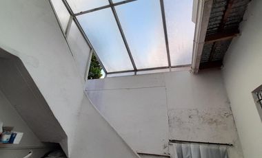 PH en venta - 3 Dormitorios 1 Baño - 243Mts2 - Sarandí