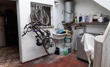 PH en venta - 3 Dormitorios 1 Baño - 243Mts2 - Sarandí