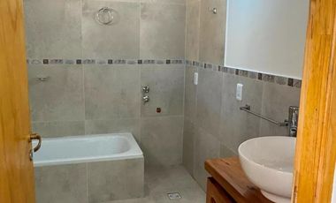 Casa en venta - 2 Dormitorios 1 Baño - Cochera - 125Mts2 - El Bolsón