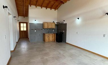 Casa en venta - 2 Dormitorios 1 Baño - Cochera - 125Mts2 - El Bolsón