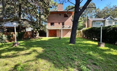 Casa en venta - 4 Dormitorios 2 Baños - Valeria del Mar