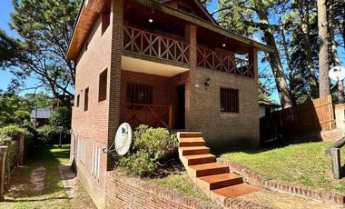 Casa en venta - 4 Dormitorios 2 Baños - Valeria del Mar