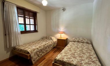 Casa en venta - 4 Dormitorios 2 Baños - Valeria del Mar